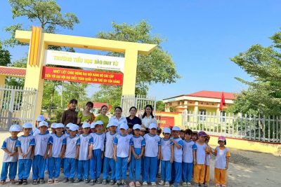 BÉ THĂM QUAN TRƯỜNG TIỂU HỌC ” ĐÀO DUY TỪ”