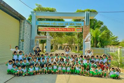 Hoạt động trải nghiệm “ Bé thăm quan trường Tiểu học”